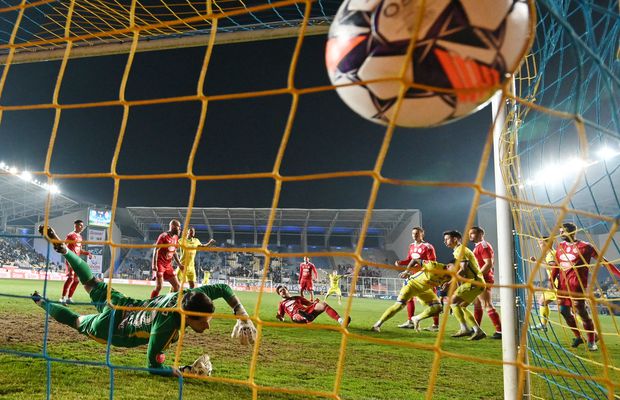 Iată clasamentul din Superligă dacă nu ar fi existat VAR! Aproape o sută de mari erori de arbitraj au influențat numărul final de puncte