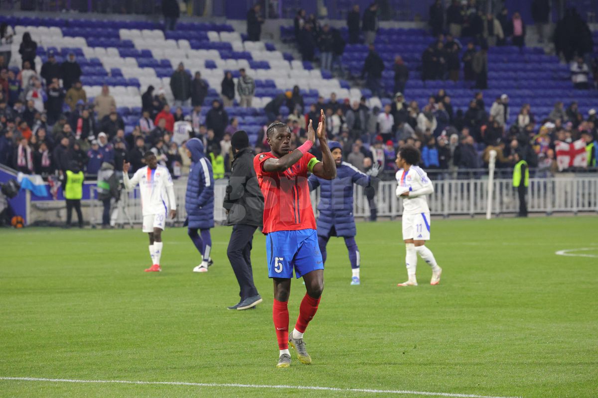 Imagini de la finalul meciului Lyon - FCSB