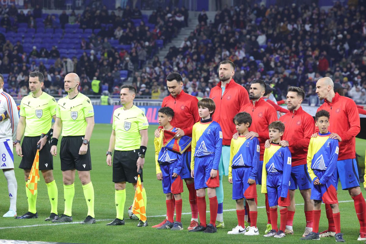 Gestul superb ratat de camerele TV la Lyon - FCSB! Adrian Șut, în centrul atenției