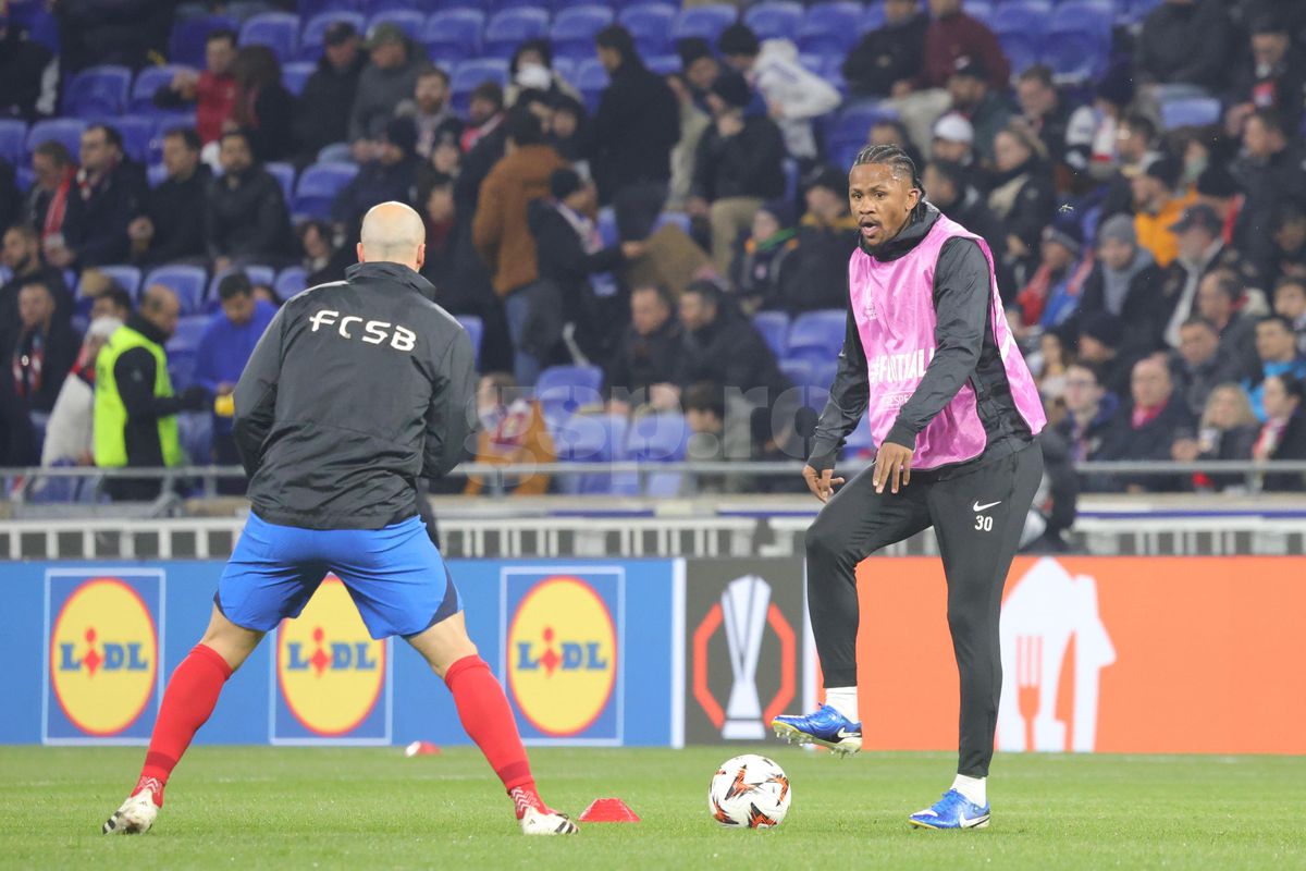 Lyon - FCSB, imagini de la încălzire