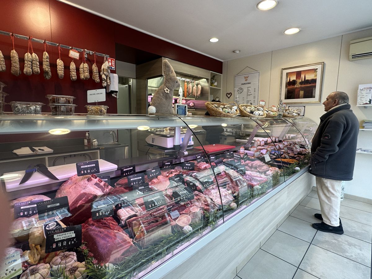 „E o libertate aparte aici, dar suntem cu gândul și la România” » La doi pași de Lyon, doi români și-au deschis afacerea care i-a dat gata pe francezi: „În perioadele bune, vindem și 100 kg. pe săptămână”