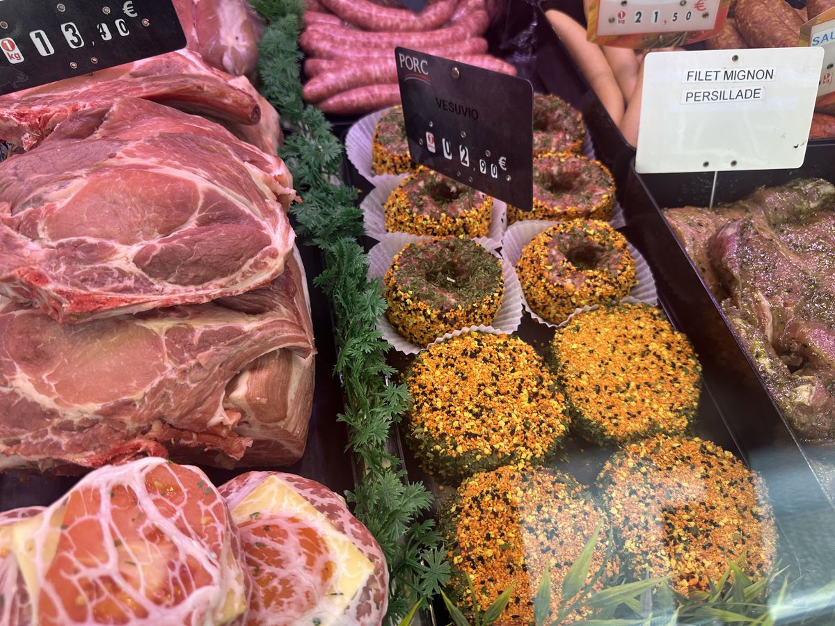 „E o libertate aparte aici, dar suntem cu gândul și la România” » La doi pași de Lyon, doi români și-au deschis afacerea care i-a dat gata pe francezi: „În perioadele bune, vindem și 100 kg. pe săptămână”