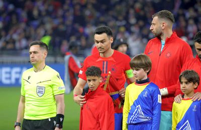 Gestul superb ratat de camerele TV la Lyon - FCSB! Adrian Șut, în centrul atenției