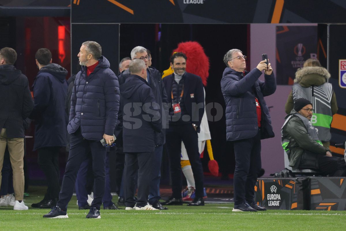 La unison! Cum au reacționat fotbaliștii campioanei FCSB când au pășit pe „Groupama Stadium”