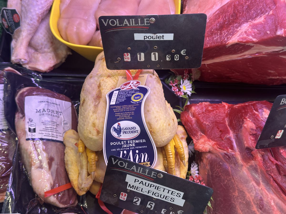 „E o libertate aparte aici, dar suntem cu gândul și la România” » La doi pași de Lyon, doi români și-au deschis afacerea care i-a dat gata pe francezi: „În perioadele bune, vindem și 100 kg. pe săptămână”