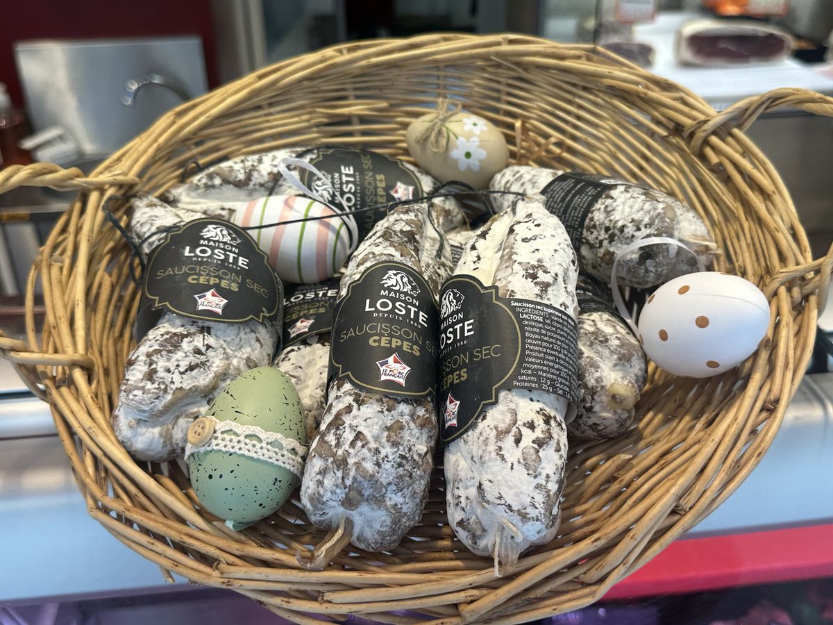 „E o libertate aparte aici, dar suntem cu gândul și la România” » La doi pași de Lyon, doi români și-au deschis afacerea care i-a dat gata pe francezi: „În perioadele bune, vindem și 100 kg. pe săptămână”