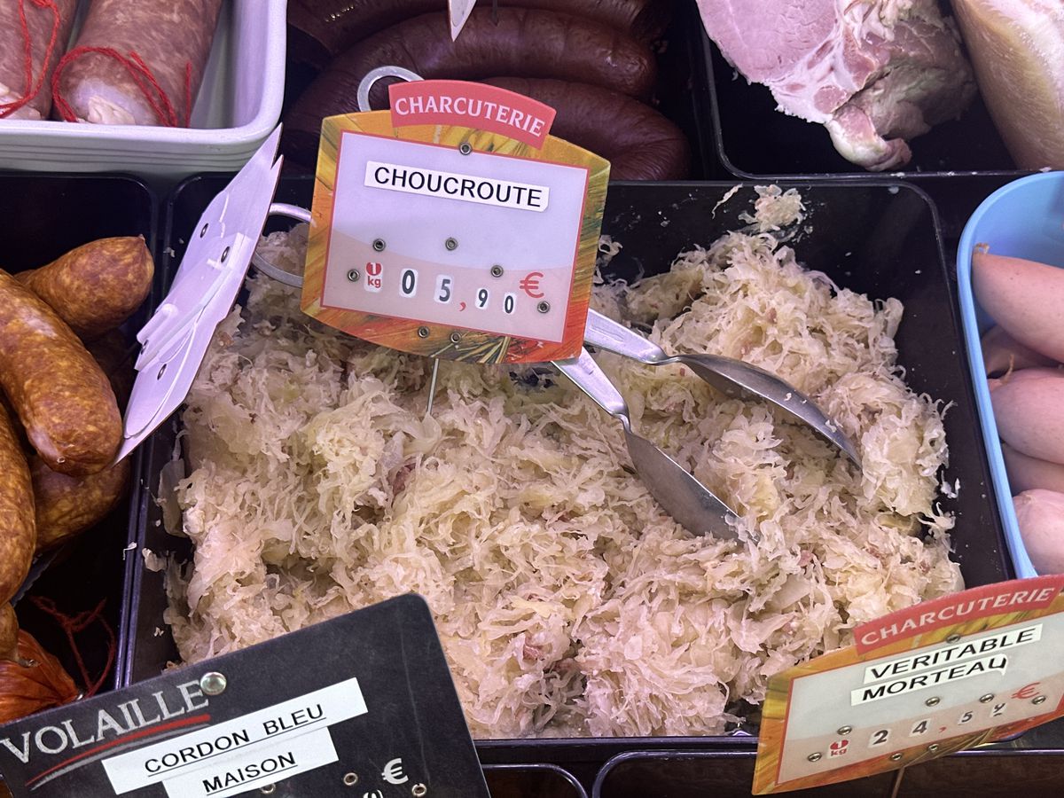 „E o libertate aparte aici, dar suntem cu gândul și la România” » La doi pași de Lyon, doi români și-au deschis afacerea care i-a dat gata pe francezi: „În perioadele bune, vindem și 100 kg. pe săptămână”