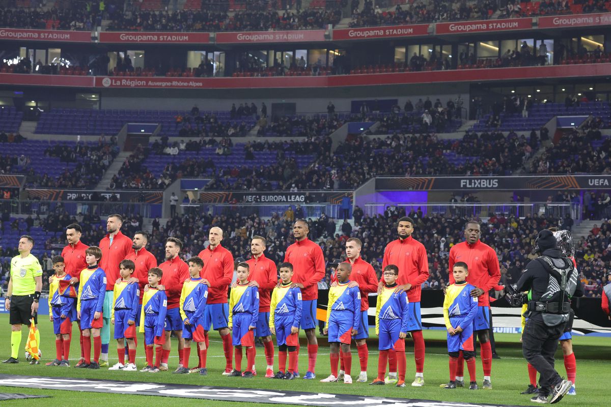 Gestul superb ratat de camerele TV la Lyon - FCSB! Adrian Șut, în centrul atenției