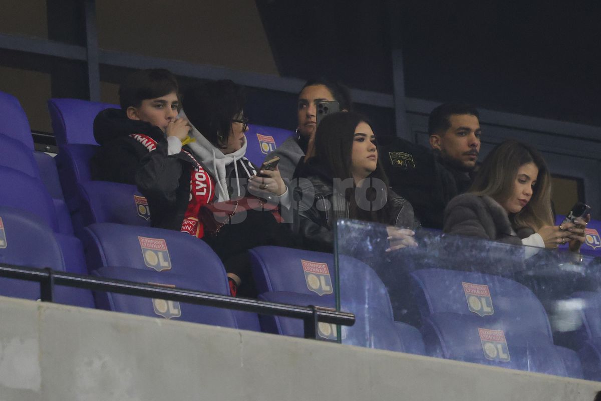 Fiica-fotomodel a lui Elias Charalambous a atras atenția în tribune la Lyon - FCSB