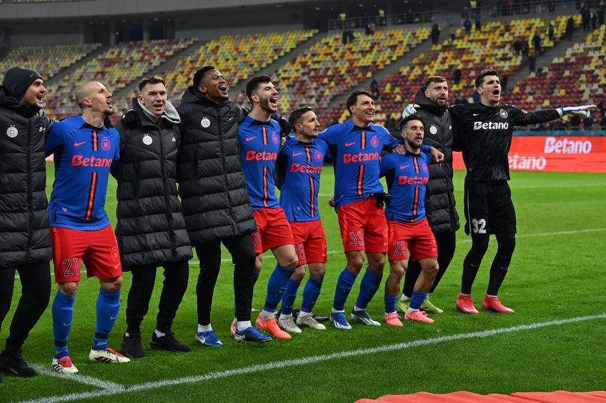 Zima, al doilea din dreapta / FOTO: Imago