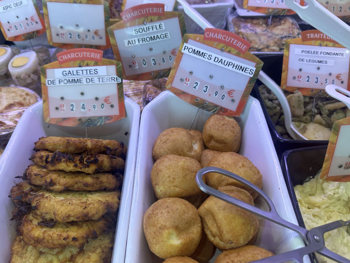 „E o libertate aparte aici, dar suntem cu gândul și la România” » La doi pași de Lyon, doi români și-au deschis afacerea care i-a dat gata pe francezi: „În perioadele bune, vindem și 100 kg. pe săptămână”