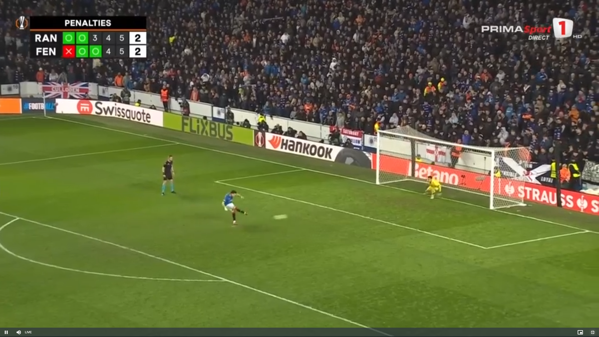 Corigent! Ianis Hagi, note de 3, 4 și 5 în presa internațională după penalty-ul ratat în Rangers - Fenerbahce