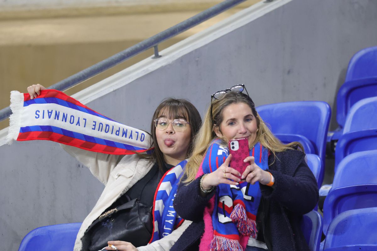 La unison! Cum au reacționat fotbaliștii campioanei FCSB când au pășit pe „Groupama Stadium”