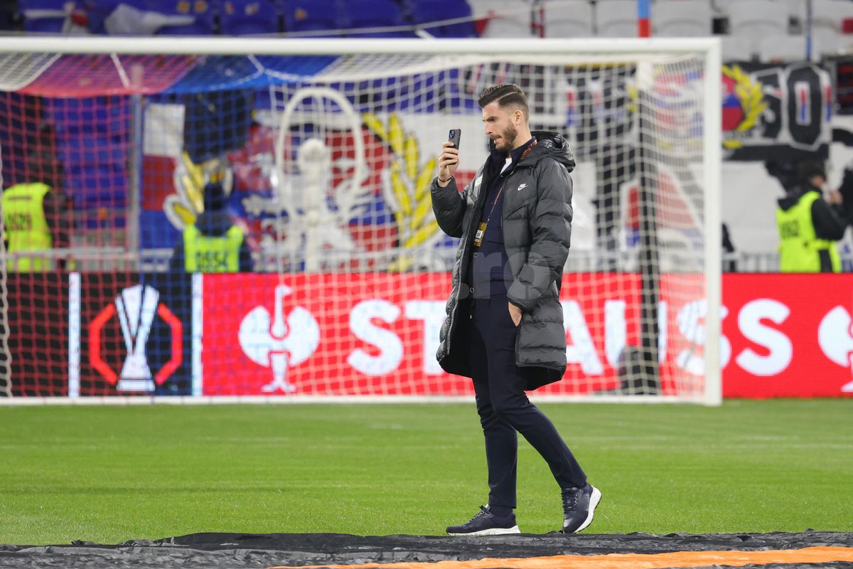 La unison! Cum au reacționat fotbaliștii campioanei FCSB când au pășit pe „Groupama Stadium”