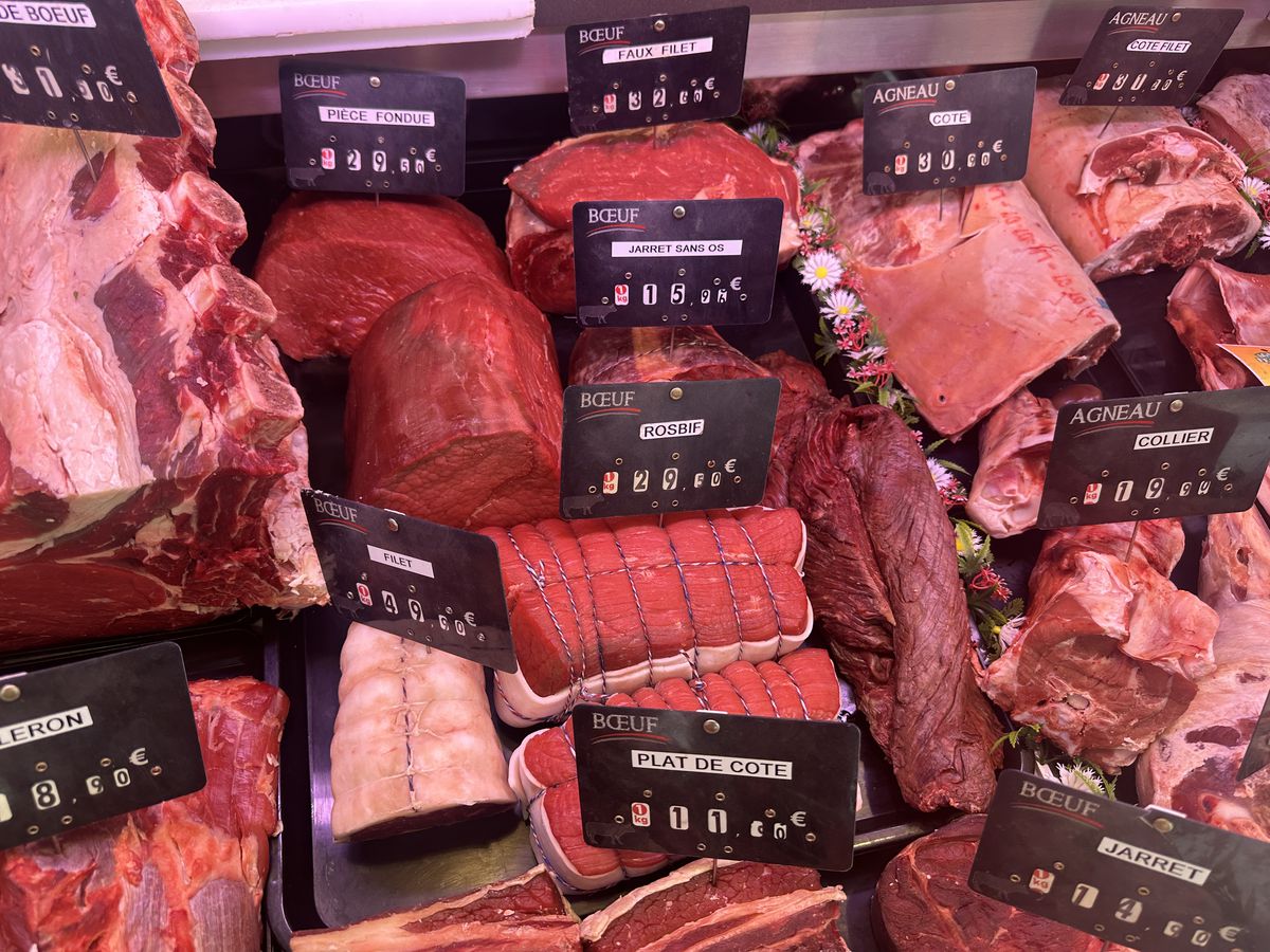 „E o libertate aparte aici, dar suntem cu gândul și la România” » La doi pași de Lyon, doi români și-au deschis afacerea care i-a dat gata pe francezi: „În perioadele bune, vindem și 100 kg. pe săptămână”