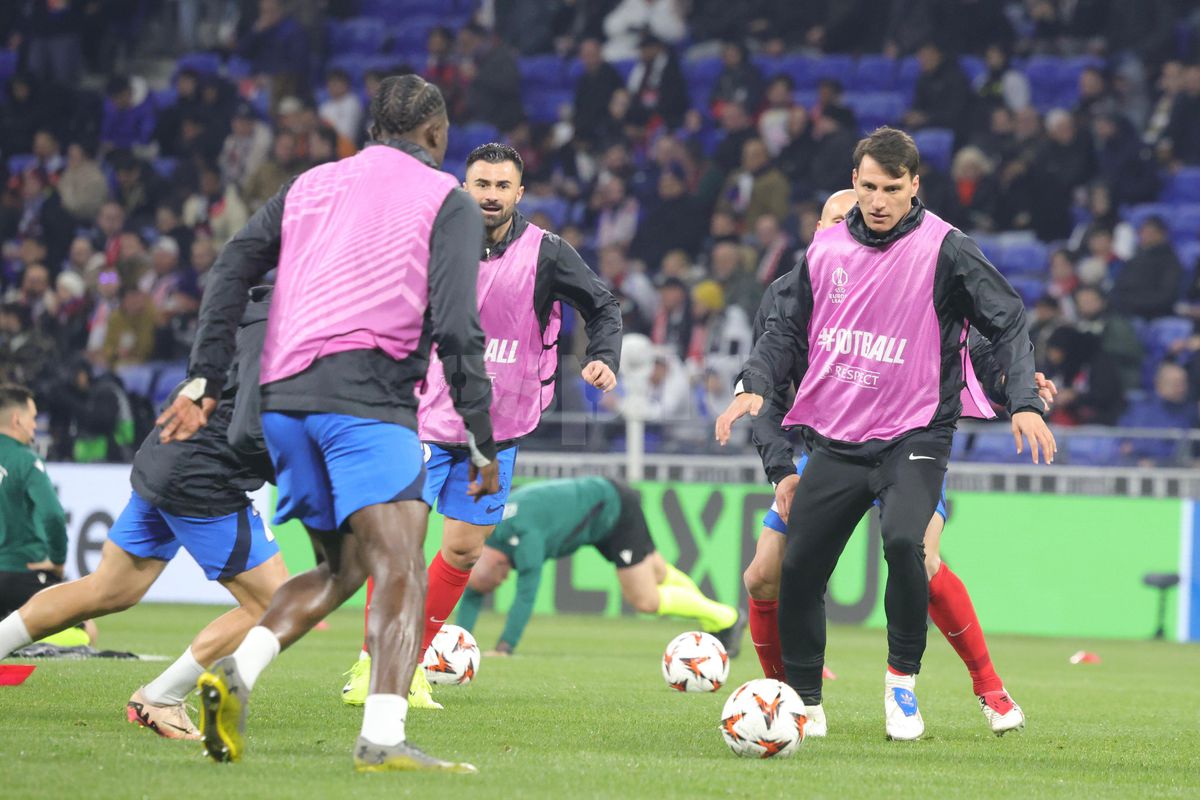 Ce „bătălii” poartă fanii lui Lyon » Mesajul afișat în peluză la meciul cu FCSB