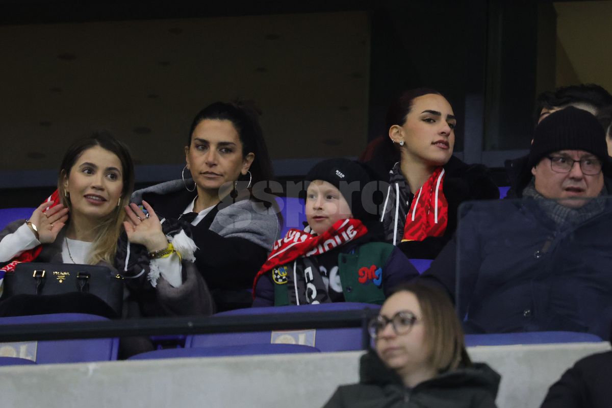 Fiica-fotomodel a lui Elias Charalambous a atras atenția în tribune la Lyon - FCSB
