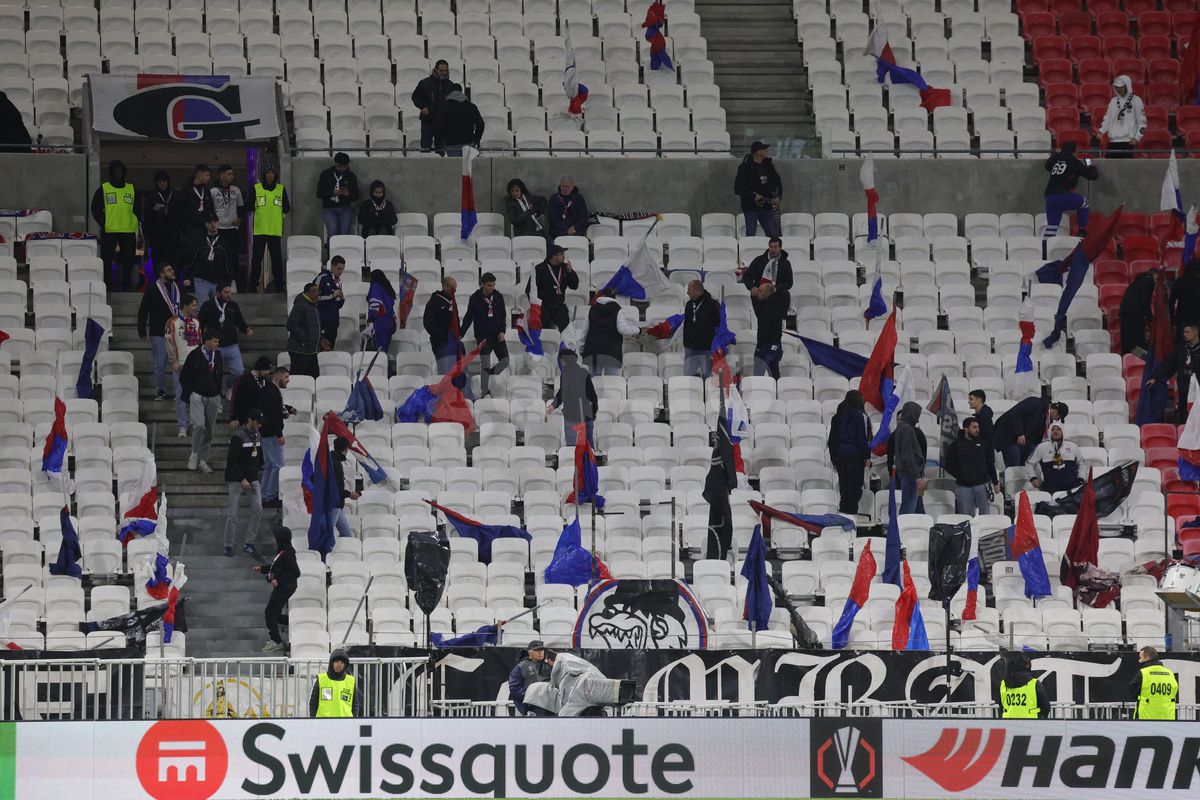 La unison! Cum au reacționat fotbaliștii campioanei FCSB când au pășit pe „Groupama Stadium”