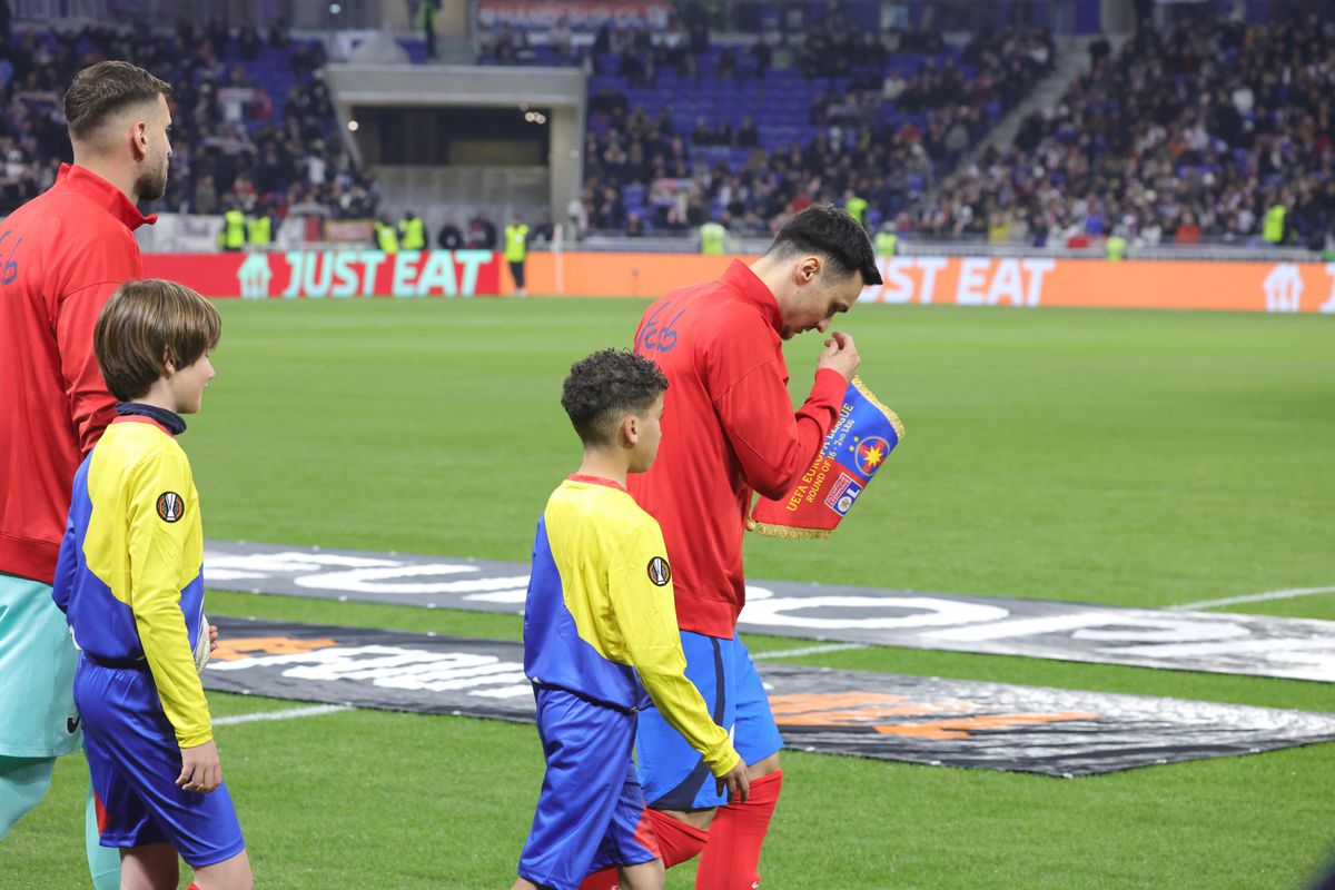 Gestul superb ratat de camerele TV la Lyon - FCSB! Adrian Șut, în centrul atenției