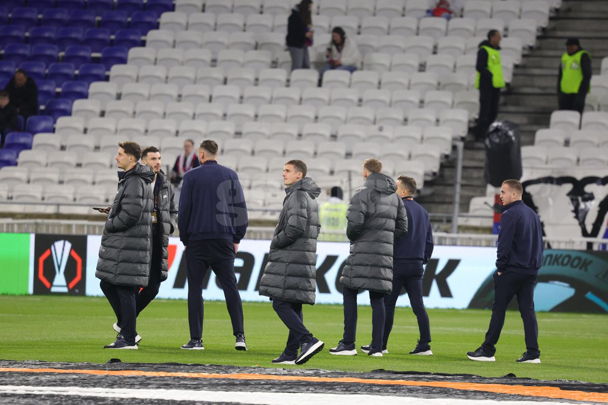 La unison! Cum au reacționat fotbaliștii campioanei FCSB când au pășit pe „Groupama Stadium”