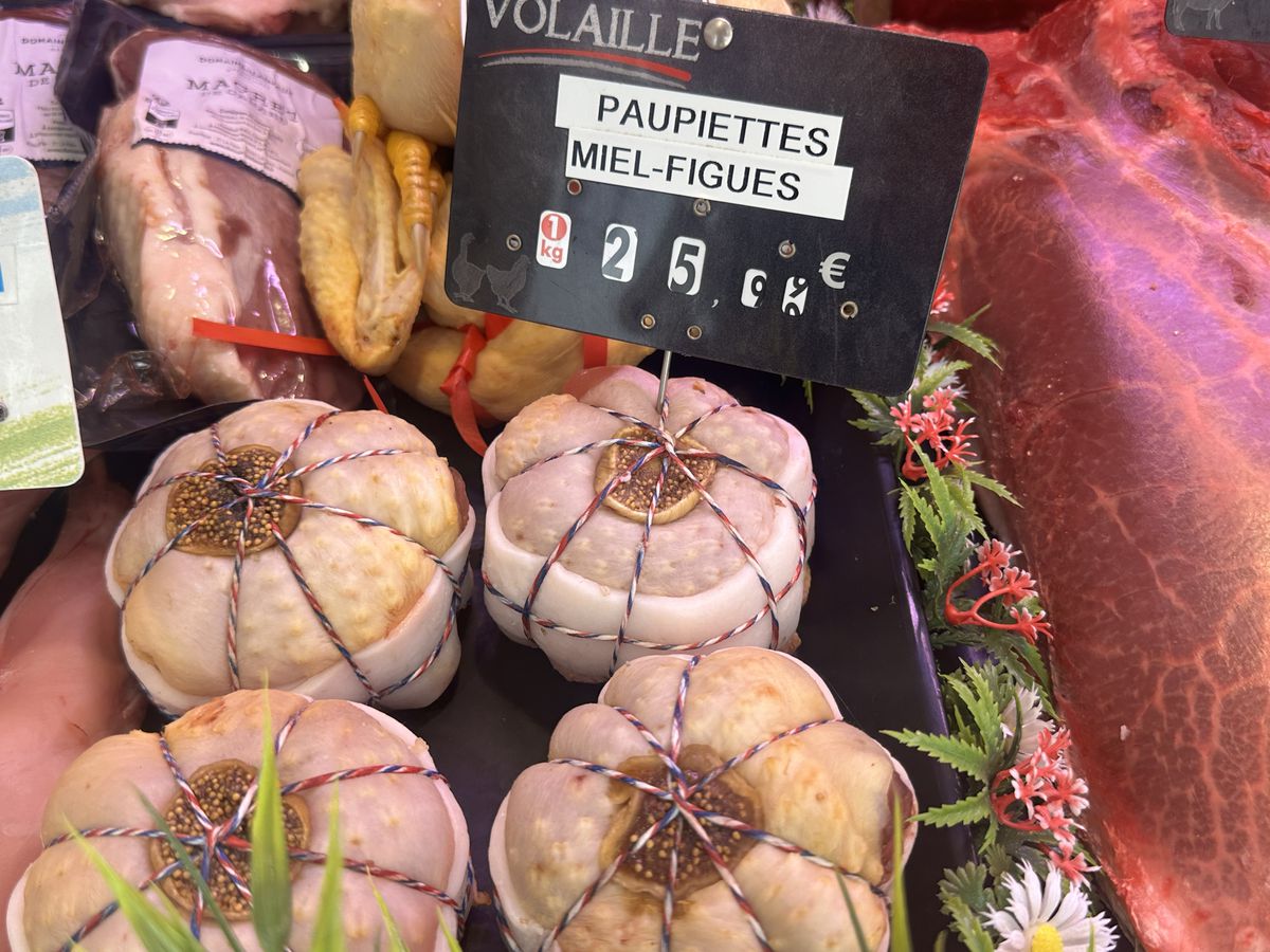 „E o libertate aparte aici, dar suntem cu gândul și la România” » La doi pași de Lyon, doi români și-au deschis afacerea care i-a dat gata pe francezi: „În perioadele bune, vindem și 100 kg. pe săptămână”