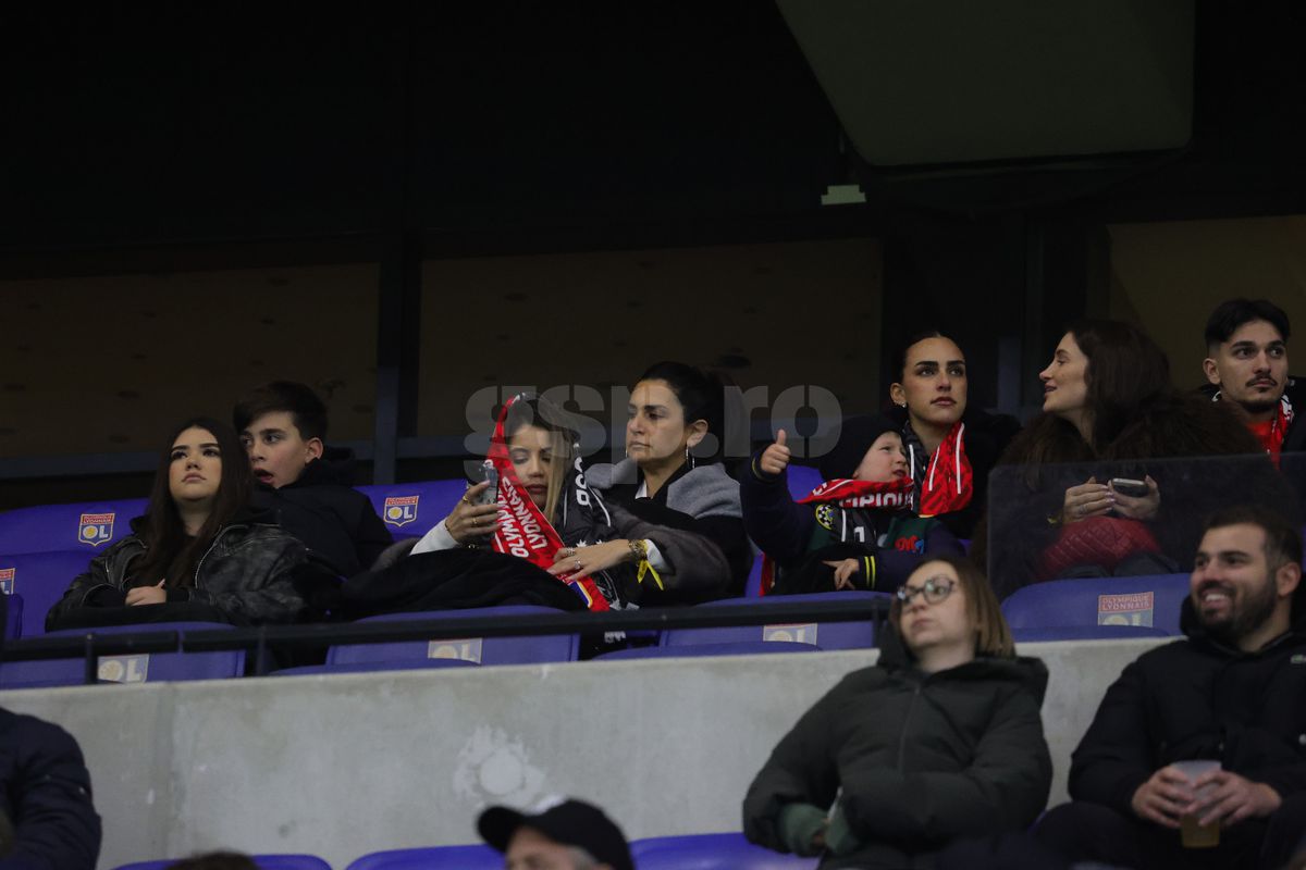 Fiica-fotomodel a lui Elias Charalambous a atras atenția în tribune la Lyon - FCSB