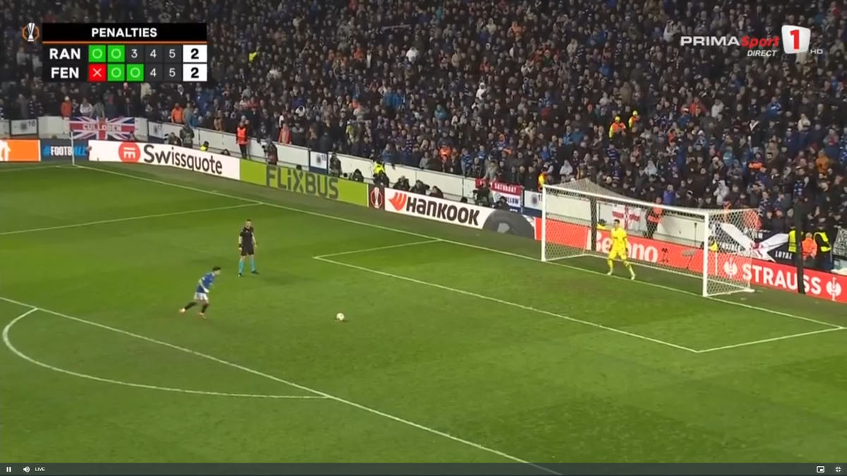 Corigent! Ianis Hagi, note de 3, 4 și 5 în presa internațională după penalty-ul ratat în Rangers - Fenerbahce