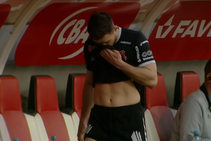 Dennis Politic, o nouă accidentare: schimbat în minutul 19