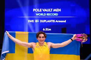 Armand Duplantis a bătut pentru a 15-a oară recordul mondial la săritura cu prăjina, ajungând la 6,31 m!