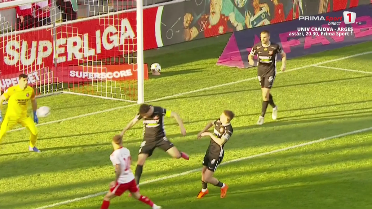 Autogol ANTOLOGIC în UTA - Hermannstadt! Faza va face înconjurul lumii