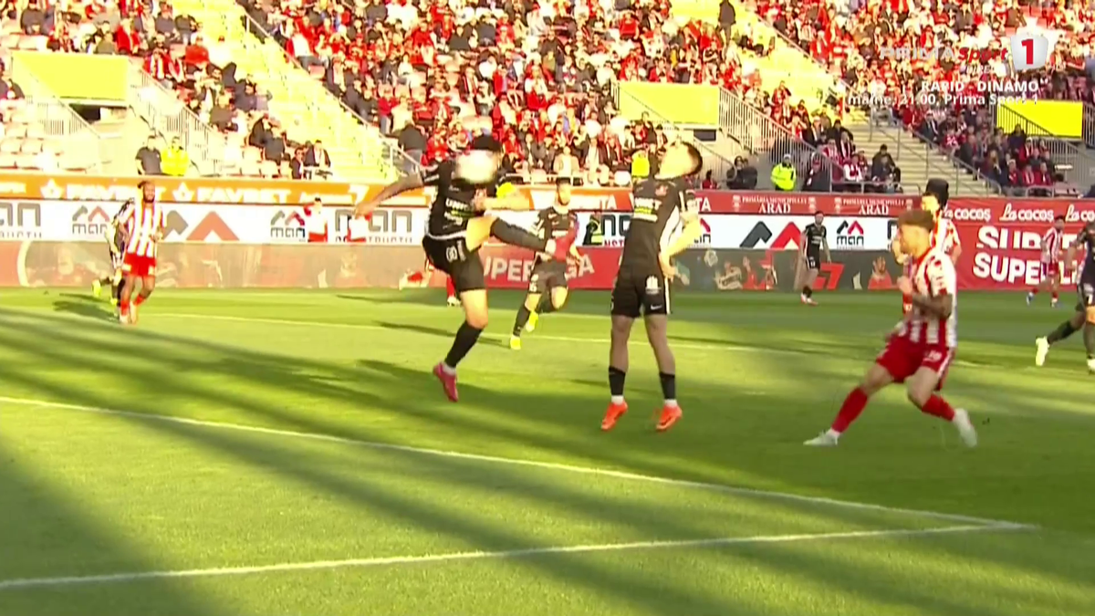 Autogol ANTOLOGIC în UTA - Hermannstadt! Faza va face înconjurul lumii