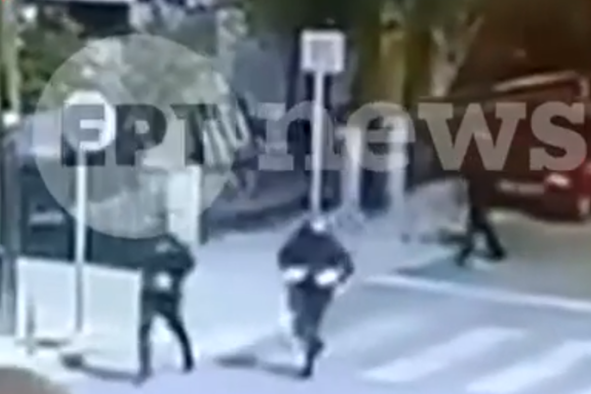 Imagini TULBURĂTOARE! Suporterul lui PAOK a fost ucis cu cuțitul în plină stradă