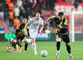 Noile calcule după turul „optimilor” » Șansele românilor pentru a câștiga Europa League și Conference League