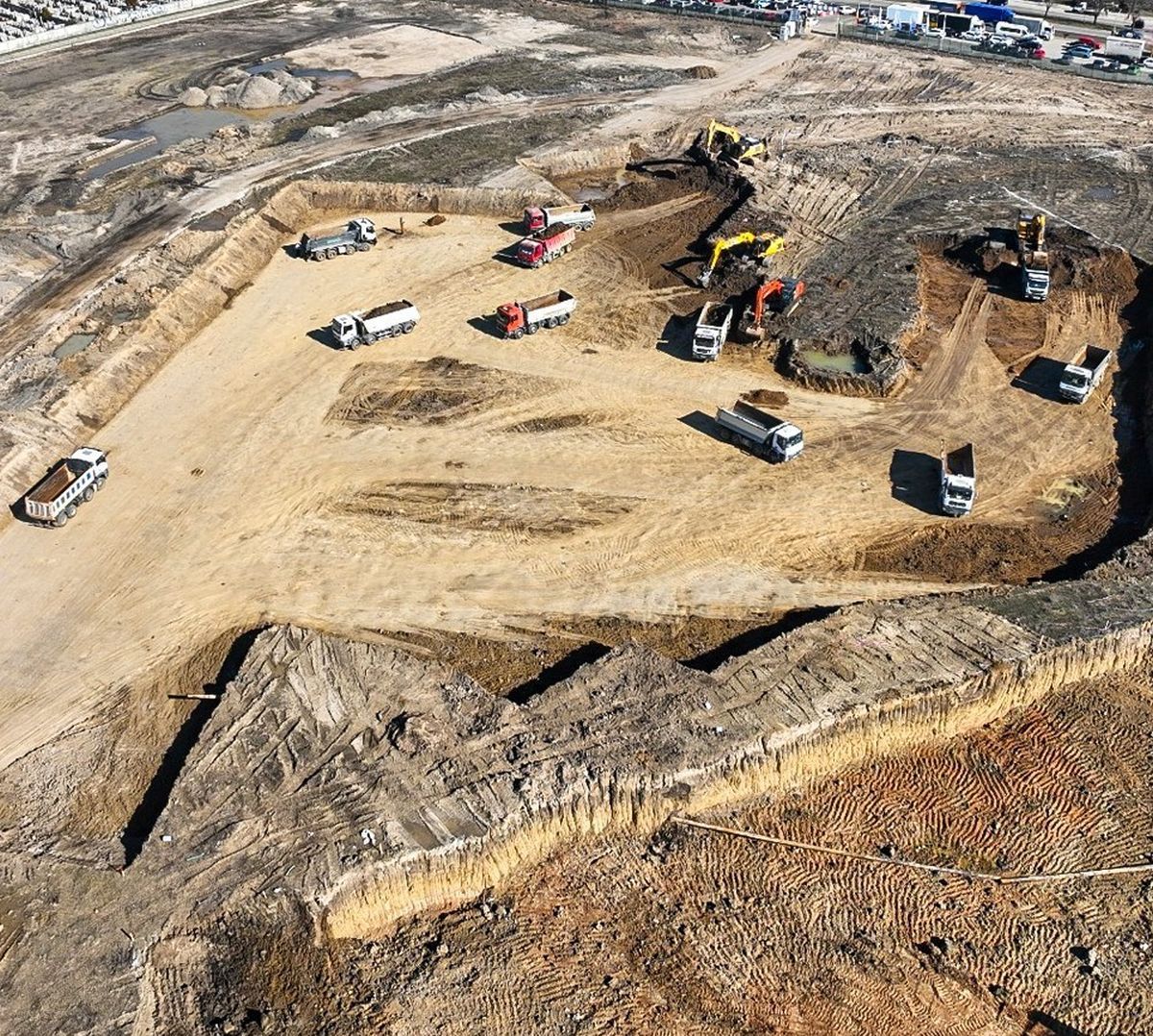 Imagini de pe șantierul stadionului de peste 100 de milioane de euro: „Se mișcă pământul. La propriu!”