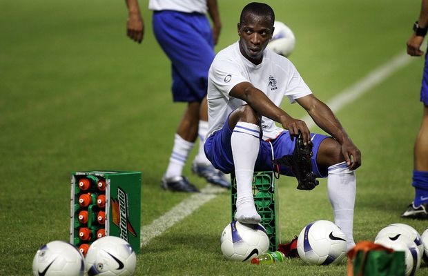 Fostul internațional olandez va ajunge după gratii » Poliția l-a reținut pe aeroport