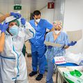 Medicii din întreaga lume luptă contra pandemiei de coronavirus // FOTO: Guliver/GettyImages