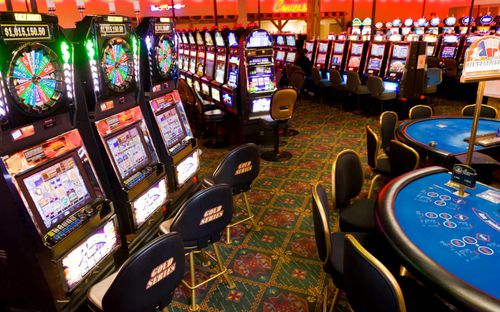 Un studiu recent a demonstrat că 80% dintre gambleri sunt superstițioși, având diferite ritualuri pe care le îndeplinesc înainte, în timpul și după încheierea jocurilor pe care mizează.