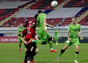 Faze controversate în Astra - Dinamo! „Câinii” au cerut de două ori penalty