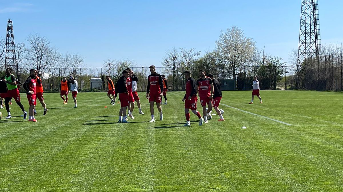 Cum vede Uhrin meciul cu CS Mioveni: „Pentru mine, orice partidă e decisivă. Poate fi ultima”