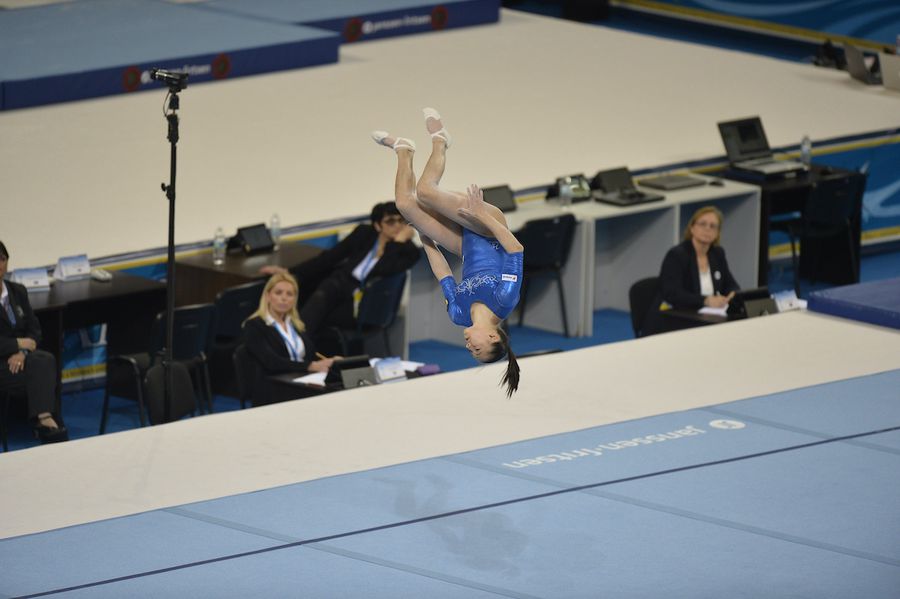 Larisa Iordache la sol Fața dură a carierei unei campioane » Larisa Iordache: „Doctorul mi-a zis că aș fi putut să-mi pierd rinichiul, dacă mai concuram o oră”