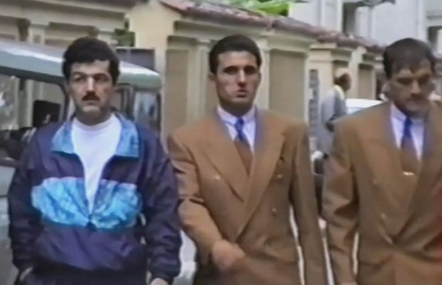 Imagini de arhivă antologice în primul episod din noua serie FIFA, dedicat lui Gică Hagi: „Regele”, Becali și Balint, la plimbare, după Revoluție