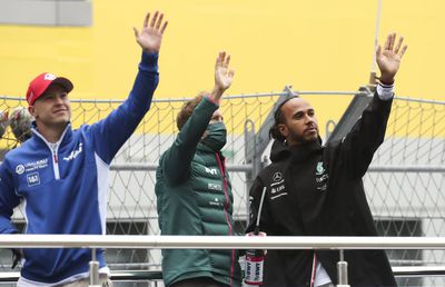 Un multiplu campion mondial din Formula 1, criticat dur: „Ar trebui să se retragă!”