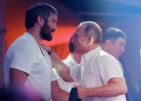 Urmașul lui Gretzky e fan Putin. Alex Ovecikin doboară recordurile din NHL, dar prietenia cu președintele Rusiei îl transformă în inamic public