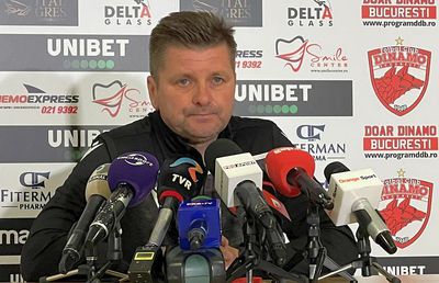 Cum vede Uhrin meciul cu CS Mioveni: „Pentru mine, orice partidă e decisivă. Poate fi ultima”
