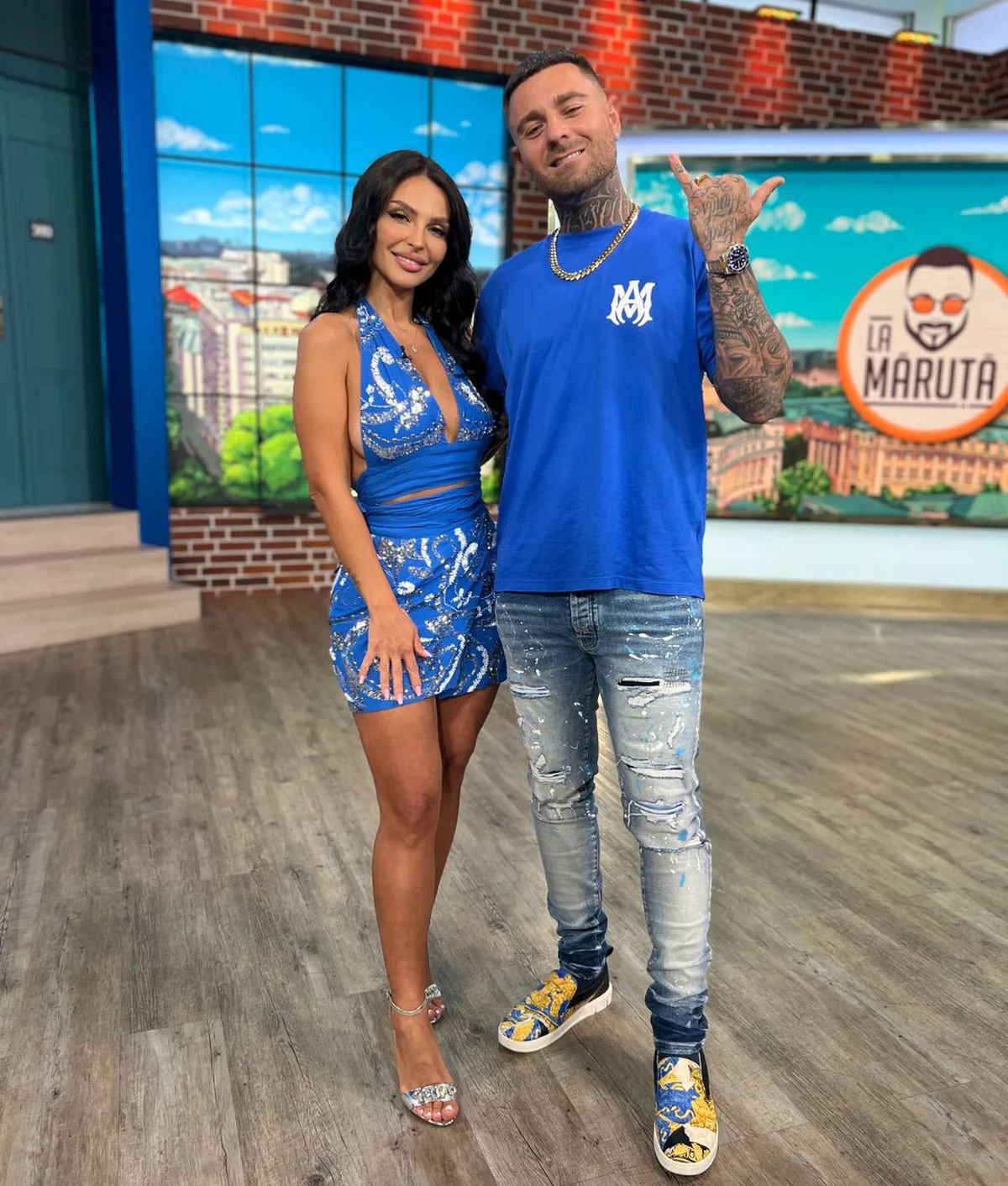 Marica și Alibec au pus ochii pe aceeași brunetă și au bombardat-o cu mesaje: „Le-a luat pe toate la rând. Ți-o ia mintea razna”