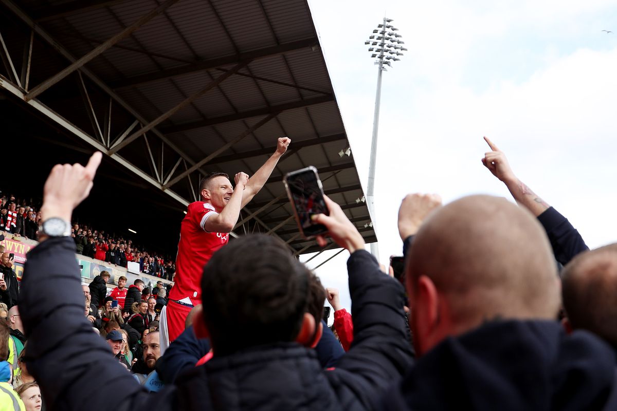 Wrexham a promovat în League One