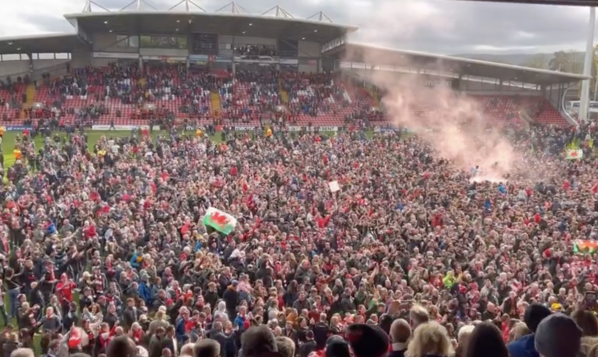 Wrexham a promovat în League One