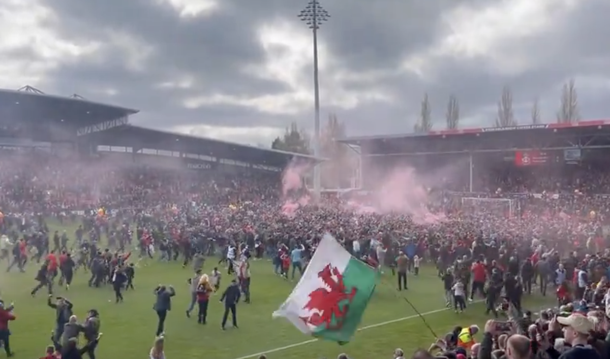 Wrexham a promovat în League One