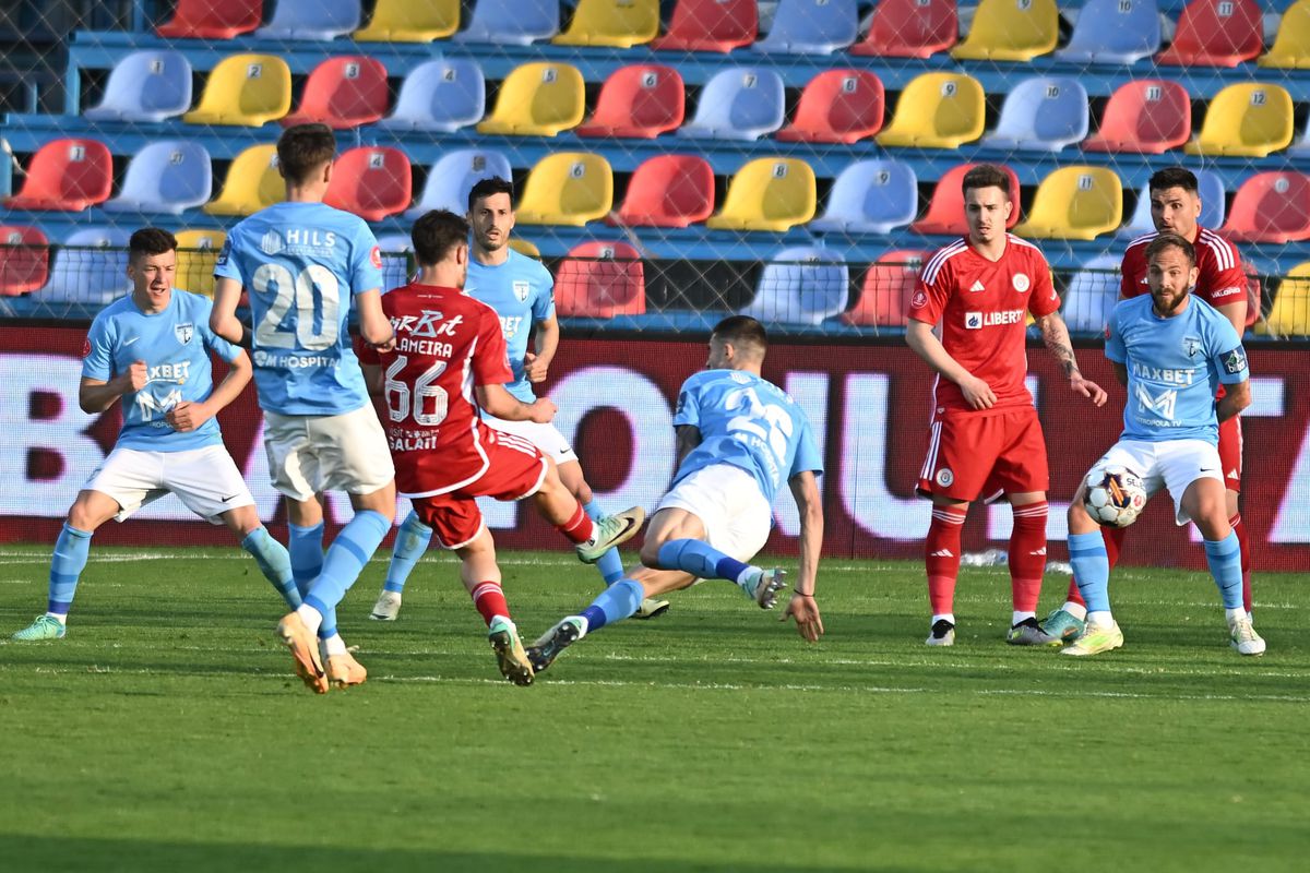 Strigătele fostului fotbalist aflat în tribune la Voluntari l-au scos din minți pe Dorinel Munteanu: „Asta e România”