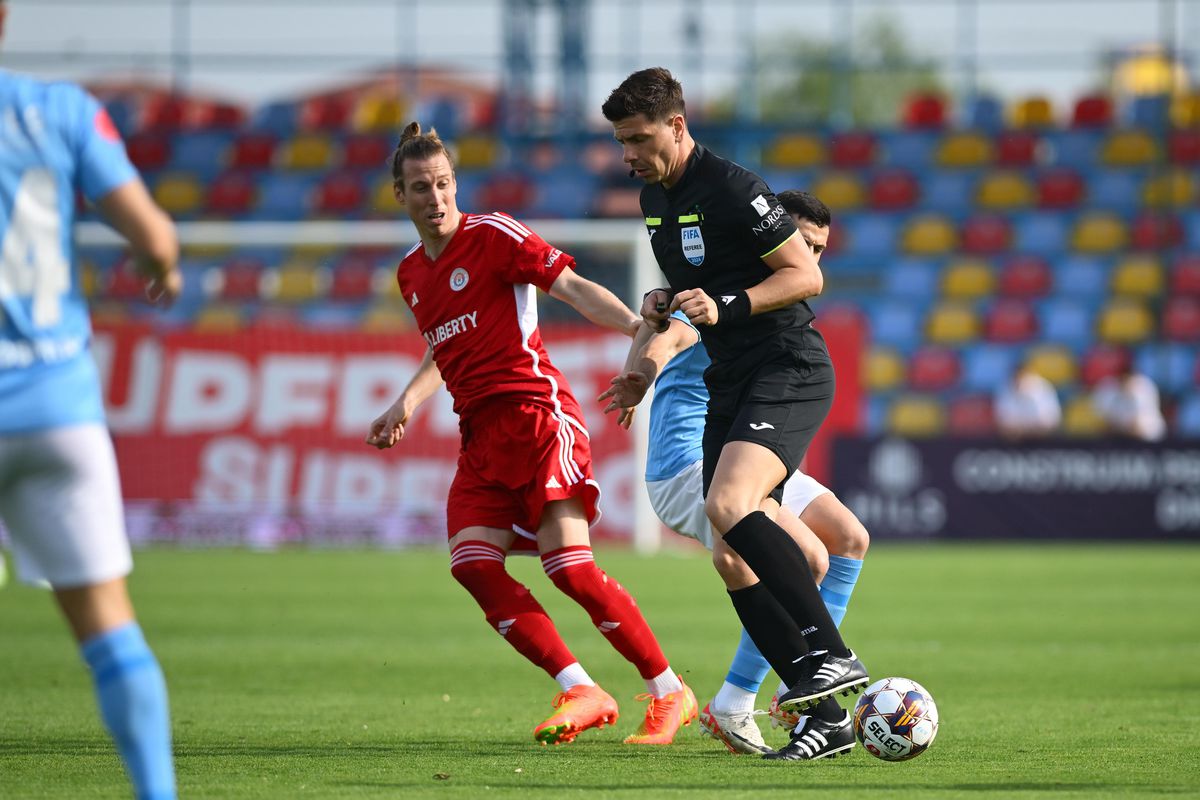 Strigătele fostului fotbalist aflat în tribune la Voluntari l-au scos din minți pe Dorinel Munteanu: „Asta e România”